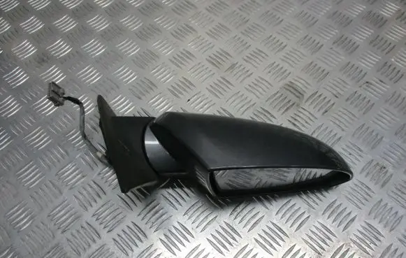 Nissan Primera Front door electric wing mirror 