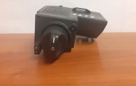 Mercedes-Benz E W210 Light switch 2105450104 5275