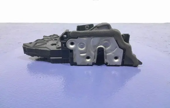 BMW M4 F82 F83 Front door lock 7956135