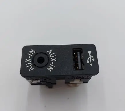 Mini Cooper Countryman R60 USB socket connector 9229246
