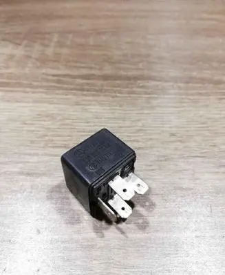 Skoda Fabia Mk1 (6Y) Other relay 6U0906061A