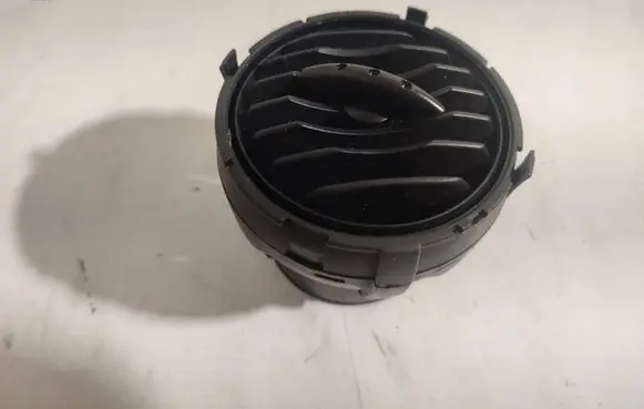 Seat Ibiza II (6k) Dash center air vent grill