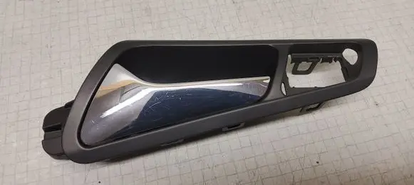 Volkswagen PASSAT B6 Front door interior handle 3C1837113D