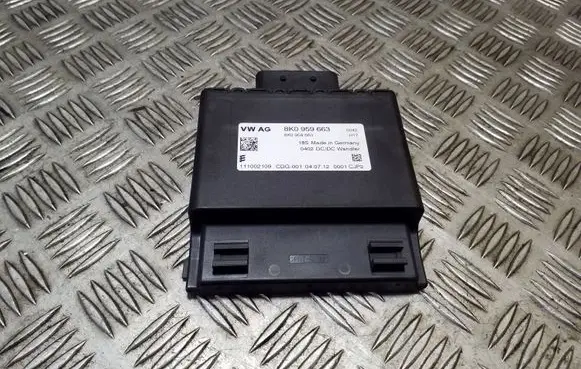 Audi Q7 4L Voltage converter/converter module 8K0959663