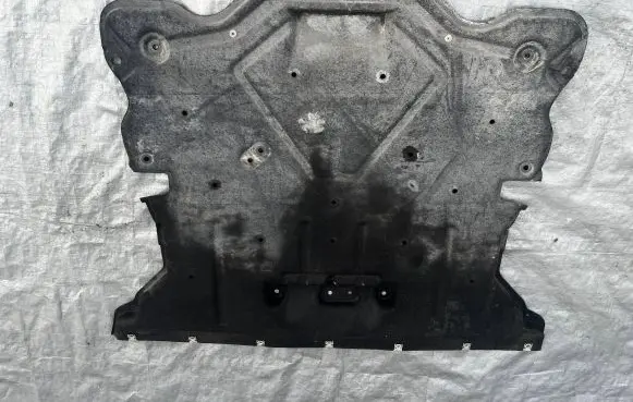 Alfa Romeo Stelvio Engine splash shield/under tray