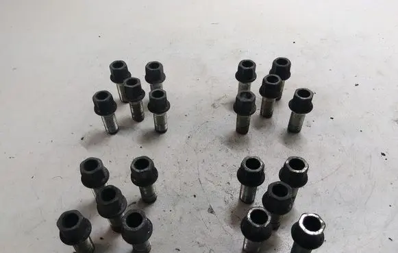 Audi A4 S4 B8 8K Nuts/bolts 