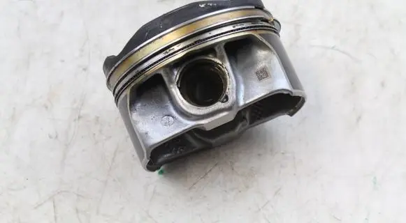 BMW M4 F82 F83 Piston 8089405 11258089405