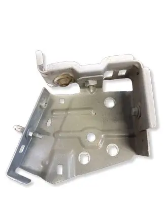 Renault Master III Fender mounting bracket 631429931R