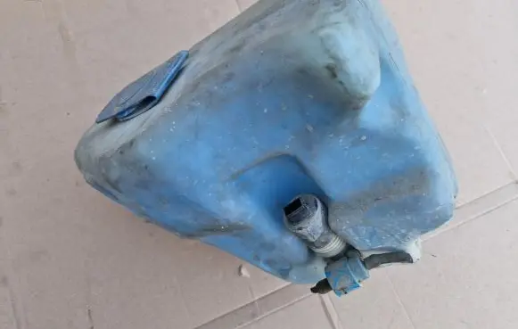 Volkswagen PASSAT B3 Lamp washer fluid tank 357955453D