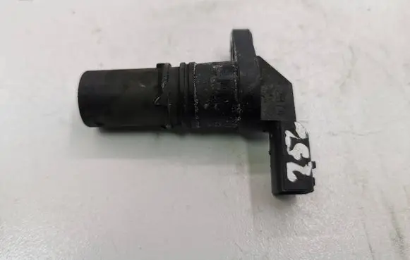 Nissan Qashqai Camshaft position sensor 8200885209