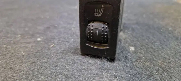 Volkswagen PASSAT B5.5 Seat heating switch 3B0963563D PA6GF30