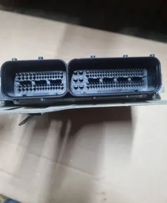 Volkswagen Touran I Engine control unit/module 03G906016DR 0281011844