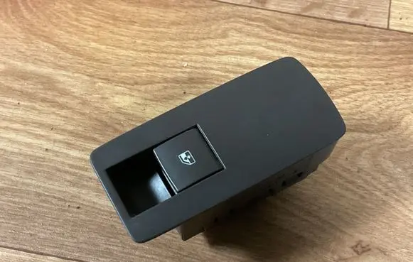 Opel Insignia A Electric window control switch 13222231