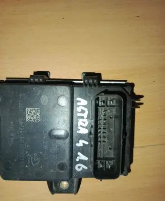 Opel Astra J Fuel injection pump control unit/module 20867260