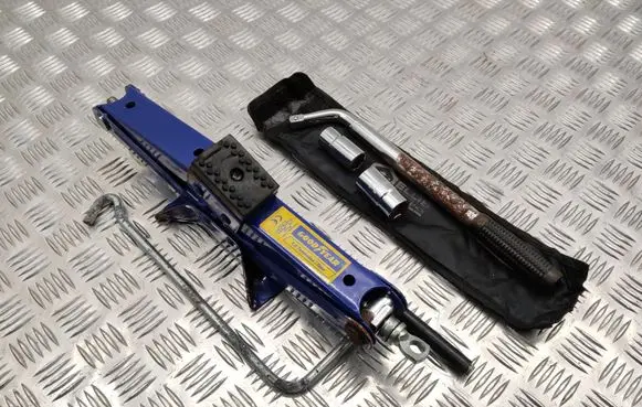 Citroen DS5 Lift Jack 