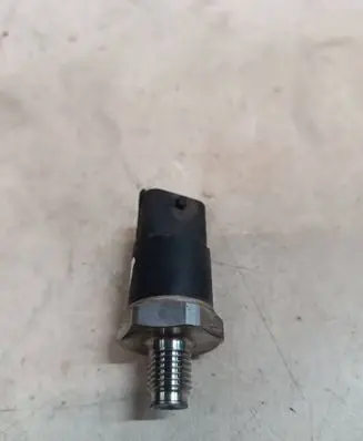 BMW 5 E39 Fuel pressure regulator