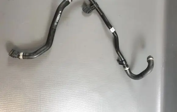 BMW i4 Electric car engine cooling hoses/pipes 9475680