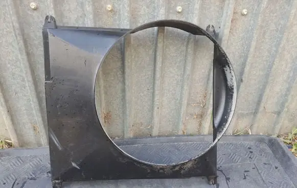 Suzuki Vitara (ET/TA) Radiator cooling fan shroud