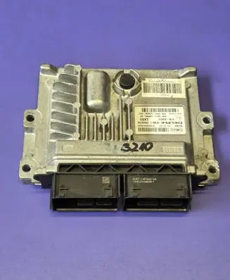 Ford Kuga II Engine control unit/module FV4112A650ACD 28509736 DS7112B684XB