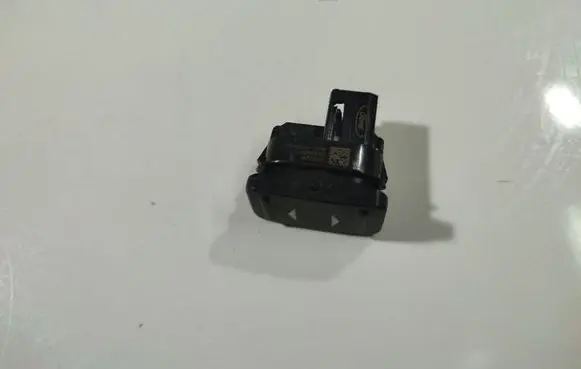 Ford Mondeo MK IV Electric window control switch 22082008