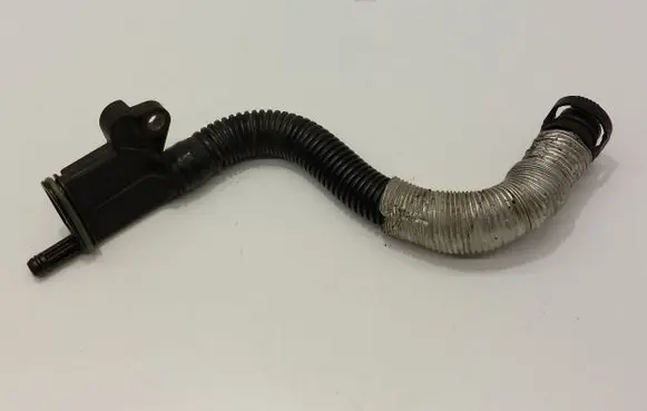 Audi A3 S3 8P Oil breather separator 06H103226A