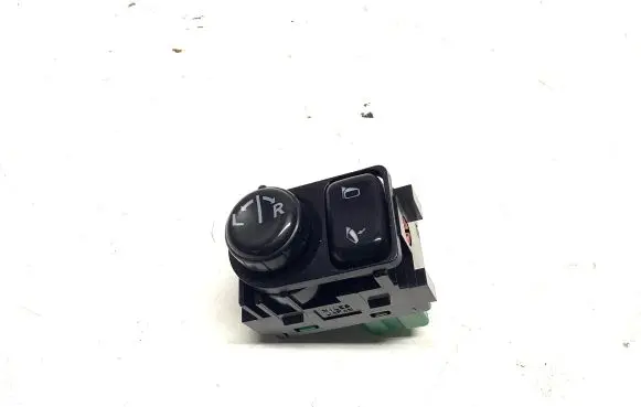 Nissan Qashqai Wing mirror switch
