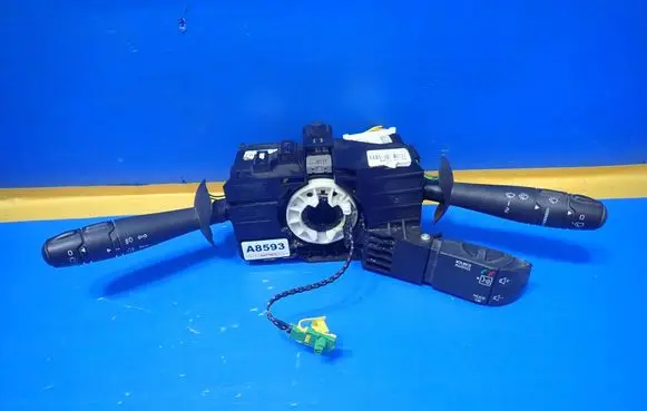 Renault Twingo II Indicator stalk 8200958429