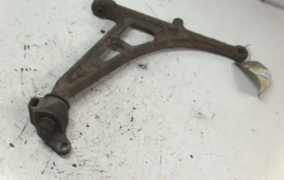 Peugeot 305 Front lower control arm/wishbone 