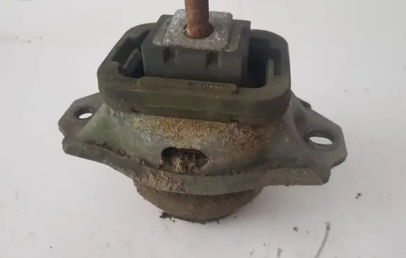 Land Rover Range Rover Sport L320 Engine mount bracket