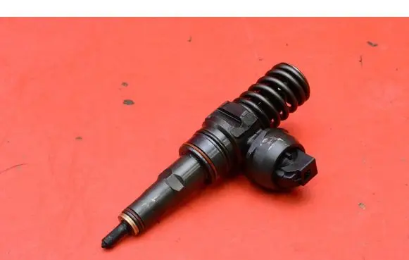 Volkswagen PASSAT B5.5 Fuel injector 038130073AR