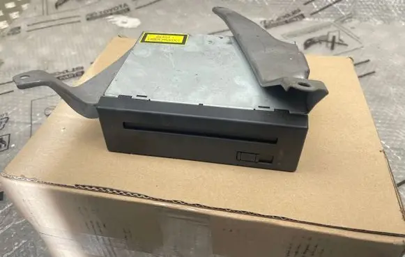 Navigation unit CD/DVD player