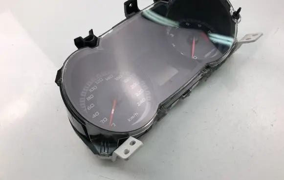 Mitsubishi Outlander Speedometer (instrument cluster) 8100A117