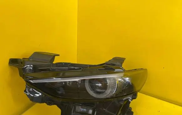 Mazda CX-30 Headlight/headlamp DFR7-51040