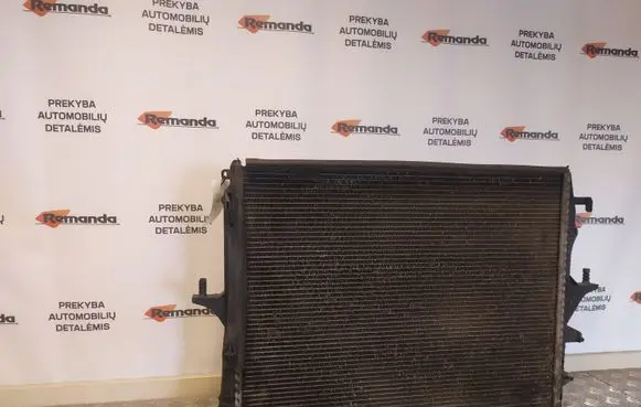 Audi Q7 4L Coolant radiator