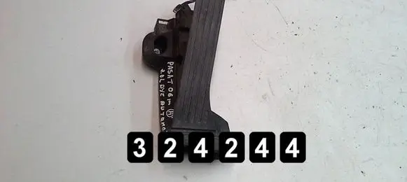 Volkswagen PASSAT B6 Accelerator throttle pedal 6PV008745-01