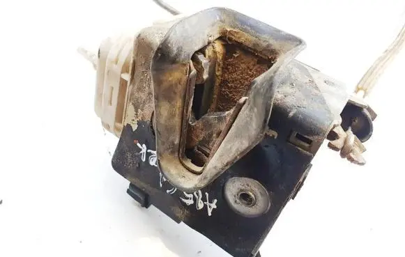 Audi A4 S4 B5 8D Front door lock
