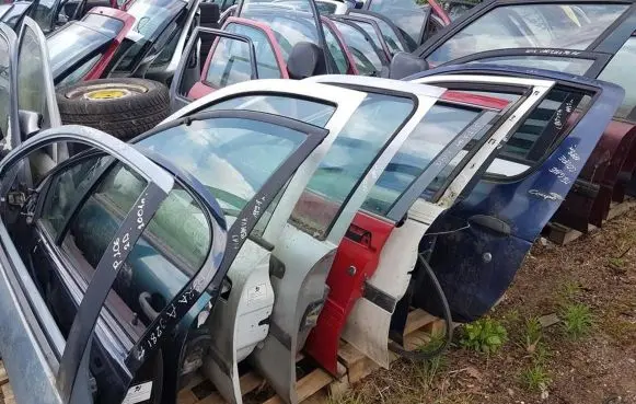 Opel Tigra A Front door juodos