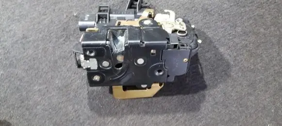 Audi A6 S6 C5 4B Front door lock 4B1837016B