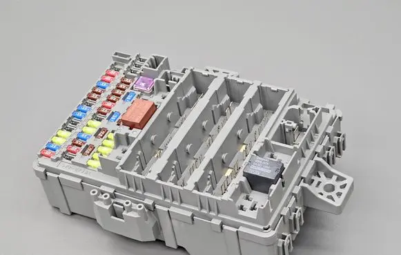 Honda Civic IX Fuse module TV0E240 116RA000021 E6116RA000021