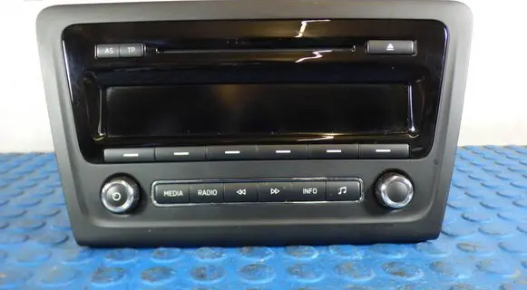 Skoda Rapid (NH) Radio/CD/DVD/GPS head unit CART5J0035161E 5J0035161E SKZ4Z2P11375655