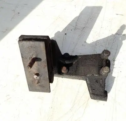 Iveco Daily 4th gen Engine mounting bracket 504050582 504046294