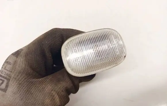 Toyota Corolla Verso AR10 Front fender indicator light e2019012