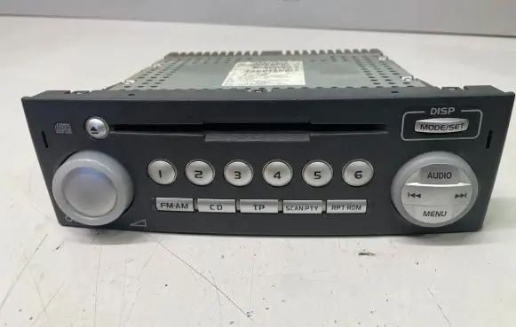 Mitsubishi Colt Radio/CD/DVD/GPS head unit MR587702HB