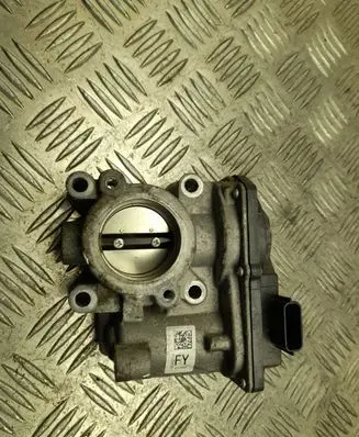 Nissan Juke I F15 Throttle body valve 161206033R