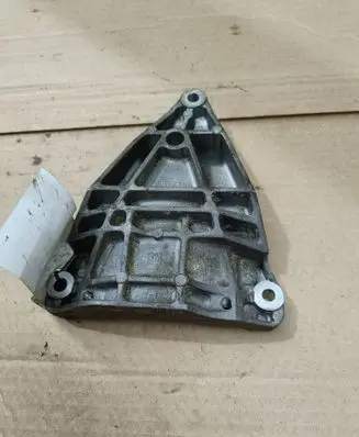 Opel Mokka A/C compressor mount bracket 55577158