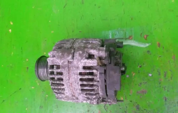 Volkswagen Sharan Generator/alternator 038903023L