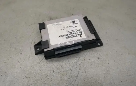 Mitsubishi Carisma Door central lock control unit/module MR238029