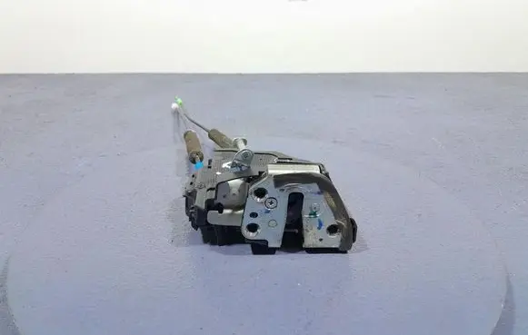 Suzuki Swace Rear door lock 