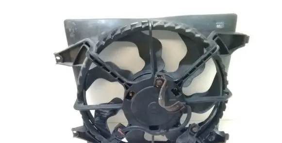 Hyundai Santa Fe Radiator cooling fan shroud