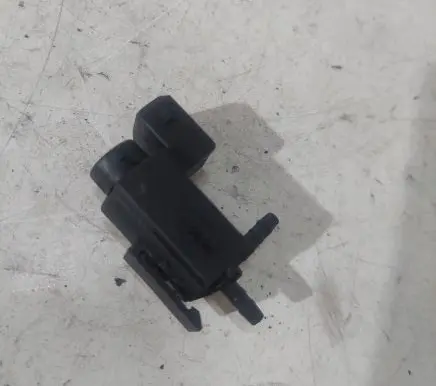 BMW 5 E60 E61 Turbo solenoid valve 1742712